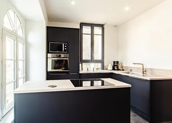 Jolie M'home, Le Puy Du Fou, 15 Pers, 7 Ch, 5 Sde, 5 Wc